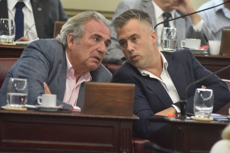 Ricardo Olivera y Leandro Busatto encabezan las negociaciones desde el peronismo. Archivo/Flavio Raina.