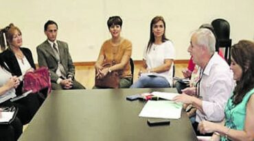 En Villaguay se firmó un convenio de colaboración para lograr la participación de los alumnos en el cuidado del ambiente.