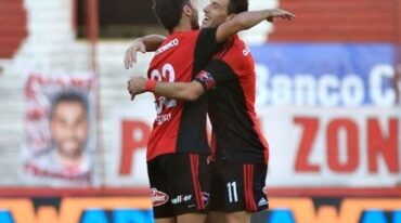 Venga ese abrazo. "Nacho sabe que ésta es su casa"