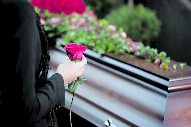 Para el ser humano la muerte es un asunto que se aborda a través de ciertas ceremonias.