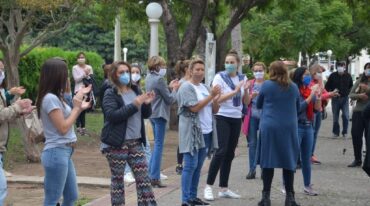 Punta de lanza. Esperanza salió a la calle a reclamar por la vuelta a los trabajos. Rafaela se acopló con bocinazos y cacerolazos. Varias ciudades registran este tipo de prácticas mediante grupos autoconvocados que buscan ser escuchados