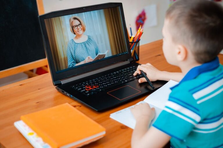 La sustitución de la presencialidad por la educación remota o a distancia produjo grandes asimetrías