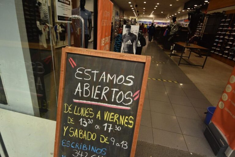 "Estamos abiertos". Los horarios vespertinos de lunes a viernes se van ajustando. De a poco