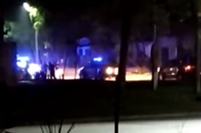 Vecinos del barrio 9 de Julio parecen estar en pie de guerra contra la policía. Capturas de video.