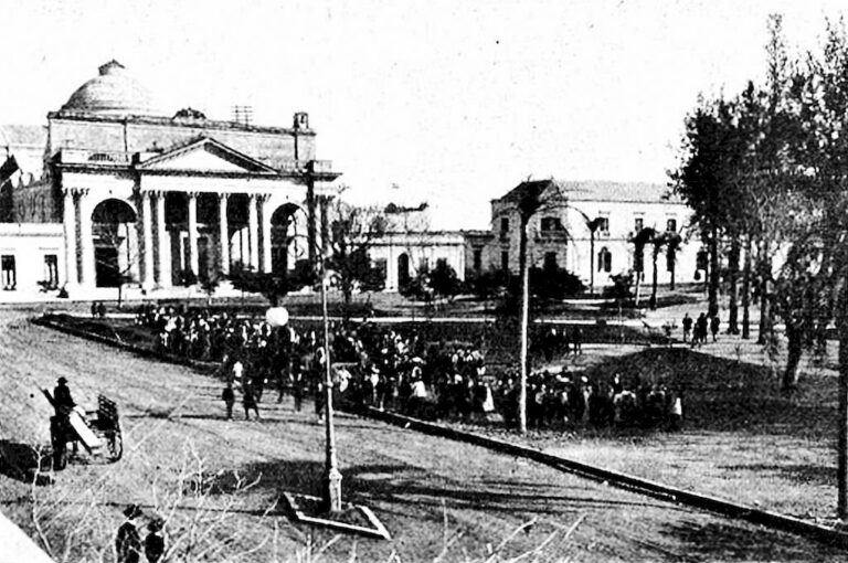 La histórica plaza Ramírez de Concepción del Uruguay