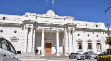 No por mucho madrugar... Las dos Cámaras apuraron la aprobación de proyectos muy similares para que el plasma sea accesible para los enfermos santafesinos graves de Covid 19