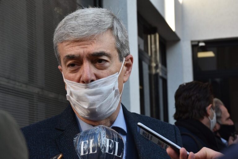 Walter Agosto fue hasta el anexo de Diputados a la reunión con la comisión de Presupuesto y Hacienda. Flavio Raina.