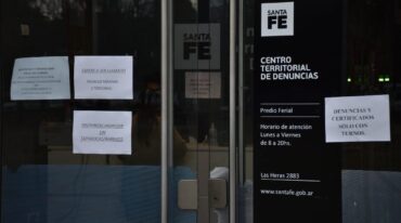Con todos los recaudos. Así se ingresa a los centros territoriales de denuncias. Los tres que corresponden a la capital provincial ya están habilitados. Flavio Raina.