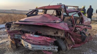 El auto quedó destrozado tras la colisión. Gentileza: Gisela Quinteros Polo.