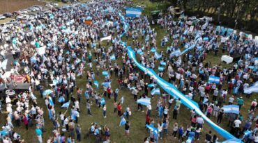 El radicalismo de Avellaneda felicitó a los ciudadanos del norte santafesino por las "manifestaciones pacíficas llevadas adelante con respeto y tolerancia; siendo un mensaje claro y contundente por parte de la comunidad a los autoritarios que pretenden silenciarla por la fuerza y el miedo". Mirador Provincial