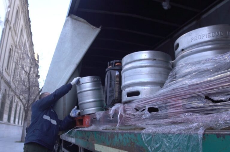 La cerveza llegará a los bares socios de la cerveza santafesina para ayudarlos a mitigar el duro impacto de la cuarentena en el sector gastronómico. Gentileza.