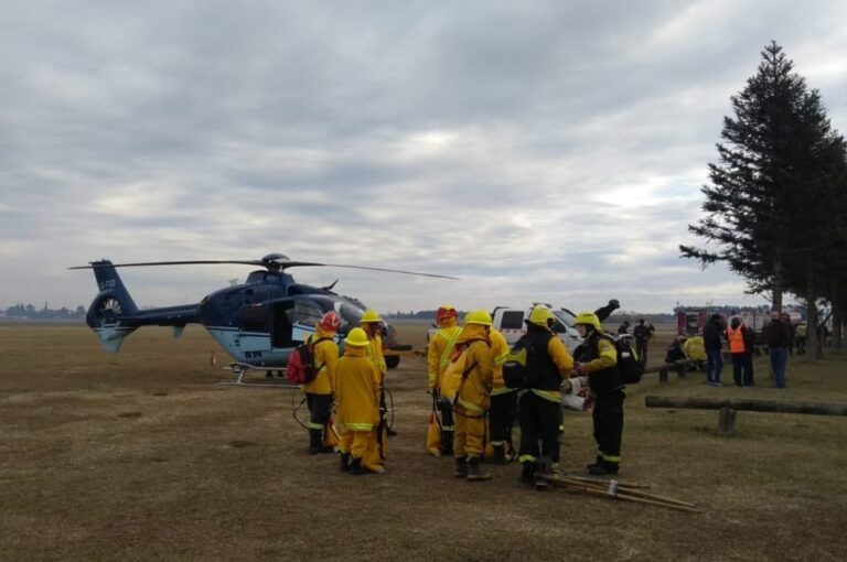 Las dotaciones de bomberos salen a combatir los focos ígneos en diferentes zonas de la provincia. Gentileza: prensa Federación Santafesina de Asociaciones de Bomberos Voluntarios.