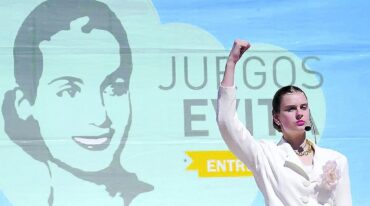 Natacha Wollert en la piel de Evita (2015).