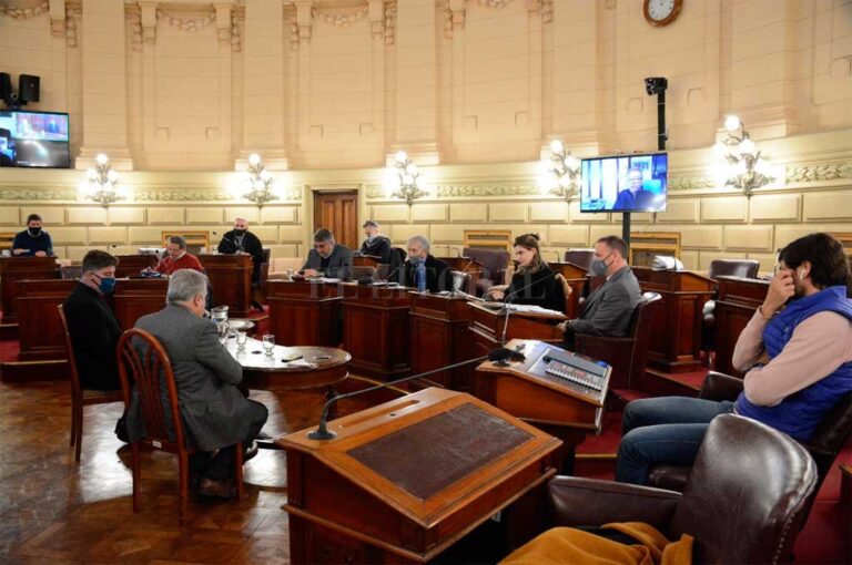 La Comisión de Acuerdos de la Asamblea Legislativa en el recinto del Senado santafesino.La Comisión de Acuerdos de la Asamblea Legislativa en el recinto del Senado santafesino. Prensa Senado Santa Fe