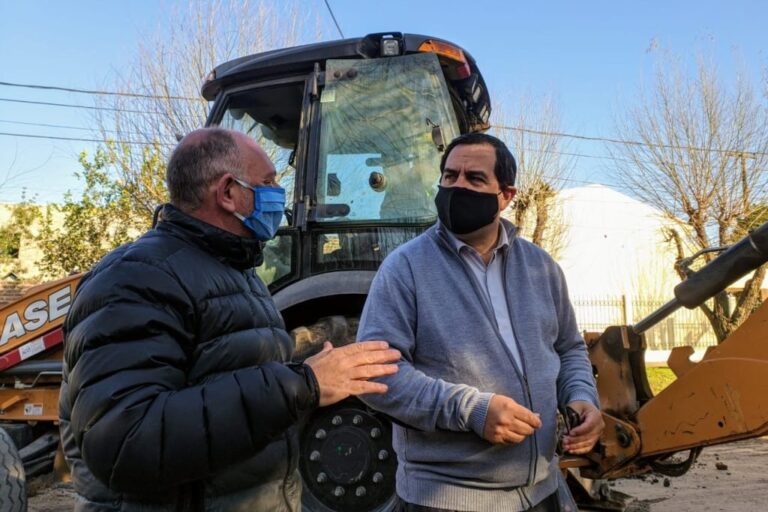 El intendente recorrió las obras hídricas. Gentileza: prensa Municipalidad de Reconquista.