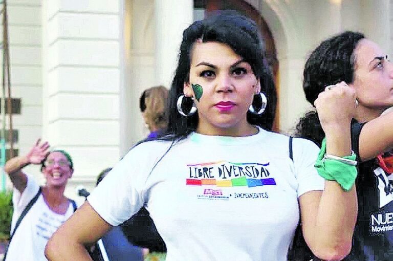La dirigente considera que el colectivo trava-trans sufre distintos tipos de violencia que lo condenan a la vulnerabillidad.