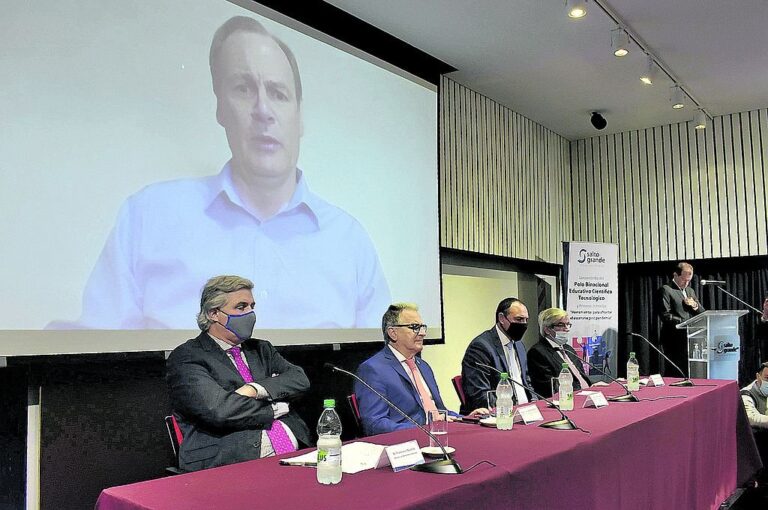 Bordet fue uno de los expositores durante las jornadas de lanzamiento del polo tecnológico de Santo Grande.