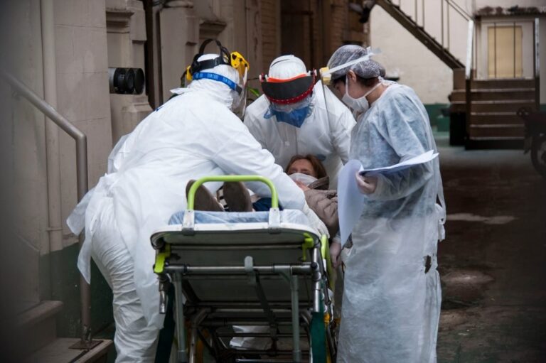 El aislamiento obligatorio provocó múltiples reacciones en la sociedad. Para aquellos casos de covid positivo