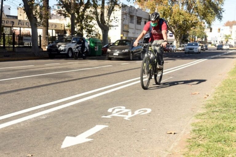 Rosario extendió su red de ciclovías temporarias con 34 nuevos kilómetros. Gentileza: prensa Municipalidad de Rosario.