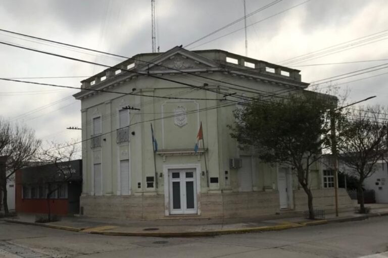 Aislado. El Palacio Municipal sastrense no atenderá en forma presencial esta semana. Archivo.