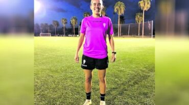 Sofía en su primer entrenamiento en Córdoba CF de España.