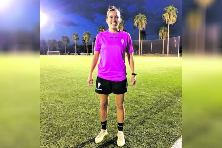 Sofía en su primer entrenamiento en Córdoba CF de España.