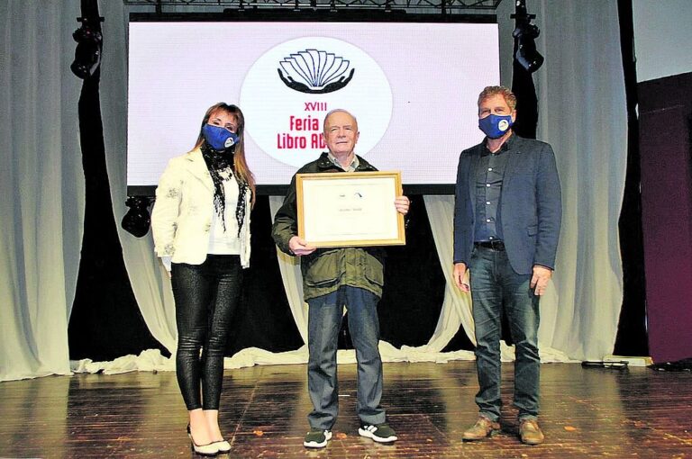 Ramón Benitti fue homenajeado por su trayectoria.