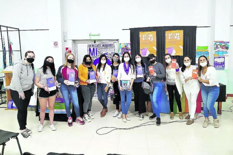 El encuentro se desarrolló en la Casa del Bicentenario de Colón.