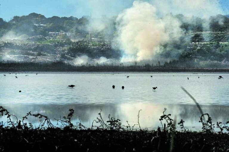 Entre la belleza de la naturaleza y el humo de las quemas de basura y pastizales. Gustavo Cabral