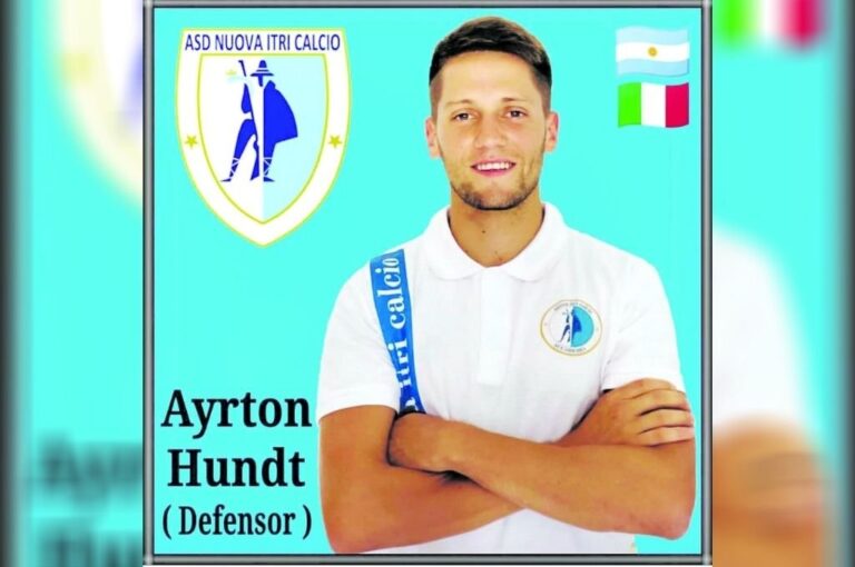 Ayrton Hundt con la camiseta de su nuevo club.