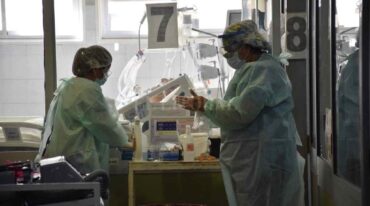 La suba de casos y la ocupación de camas críticas