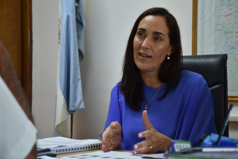 La ministra de Ambiente y Cambio Climático de la Provincia
