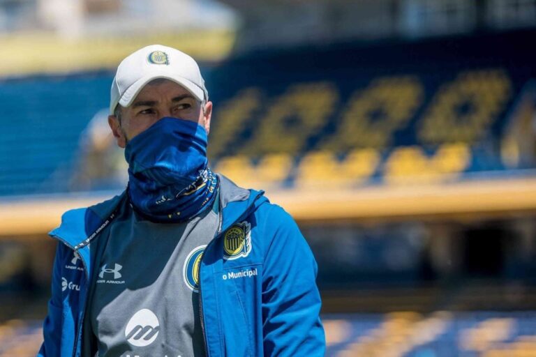 El equipo de Cristian González ganó en el debut y ahora visitará a los riverplatenses. Archivo.