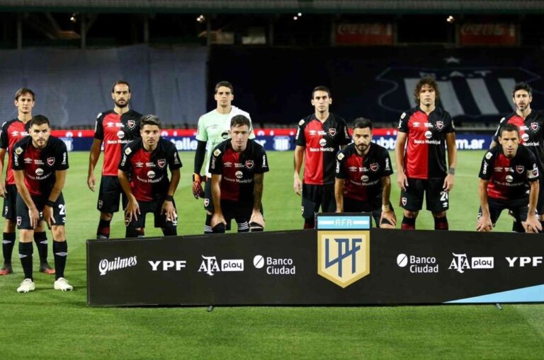Así salió el equipo de Newell's que debutó y cayó en Córdoba ante Talleres. Archivo.