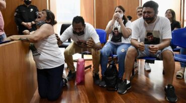 Desgarrador fue el momento que protagonizaron los familiares de las víctimas al conocerse las sentencias. Marcelo Manera