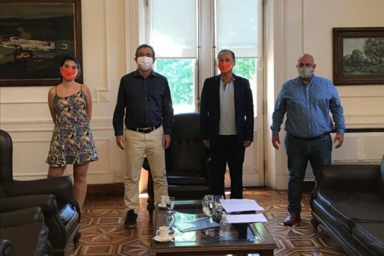 Javkin acuerda con la idea de autonomía municipal