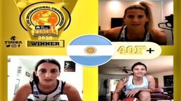 Las campeonas argentinas +40F con su felicidad a pleno. Gentileza Ana Cabral