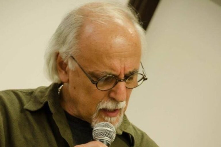 Además de un reconocido poeta