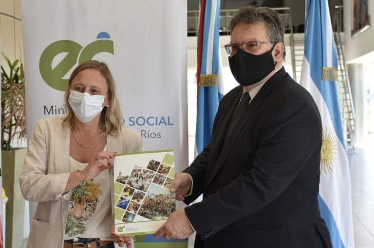 Se concretó la entrega de aportes por un monto total de inversión del Estado provincial de 668 mil pesos.