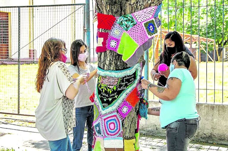 Además de las charlas