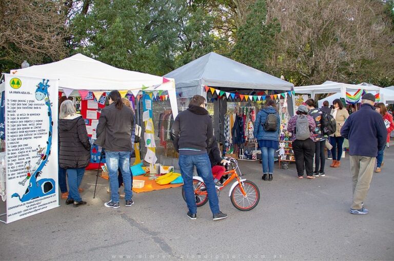 Feria Cooperativa 2019 en Concepción del Uruguay en donde confluyeron editoriales regionales