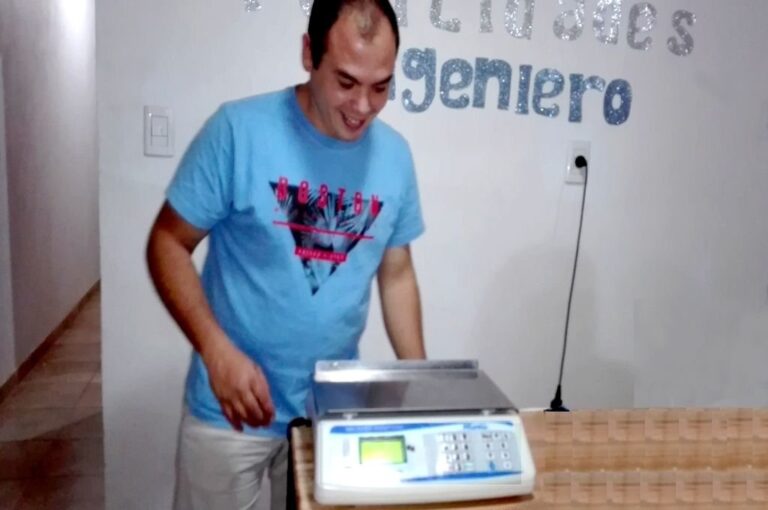 Para utilizarla se ingresa un peso y la balanza va asistiendo al usuario