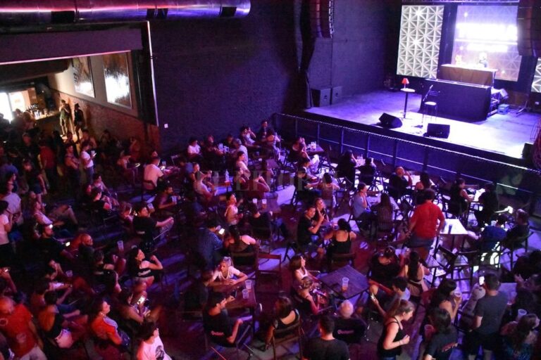 También quedará habilitada la actividad complementaria de artistas en los bares y restaurantes durante el horario autorizado para su funcionamiento. Archivo / Manuel Fabatía