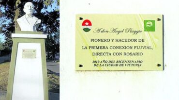 Detalle de la placa de homenaje a Ángel Piaggio