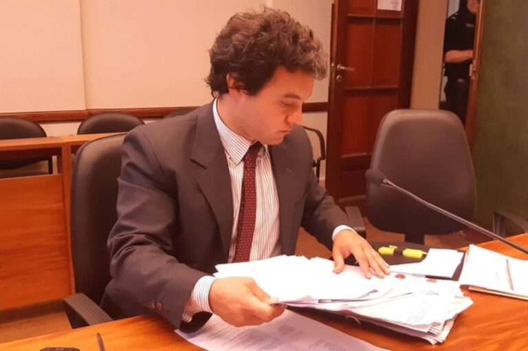 "Somos funcionarios públicos y a veces estamos obligados a probar nuestra inocencia"