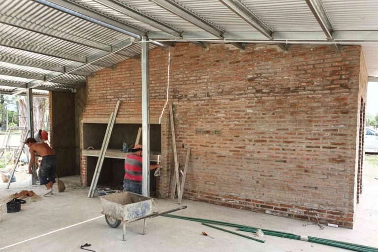 Fournell señaló que se avanzó mucho en las últimas semanas. "Se terminó de compactar y acomodar el sector para poder alojar la mayor cantidad de camiones en plena campaña de trigo. Estamos en un 75 % del avance de obra