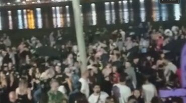 Cientos de personas participaban del evento. Captura de video