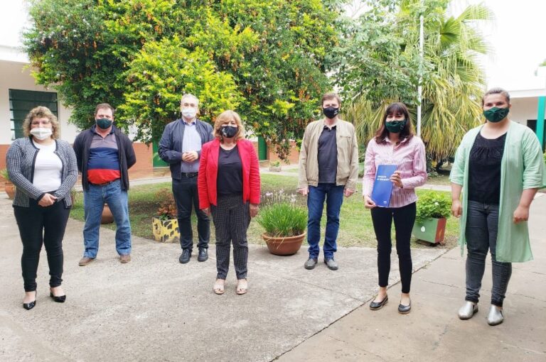 Idesa cumplió cincuenta años de vida. Con los aportes se arreglarán techos del establecimiento educativo. Gentileza.