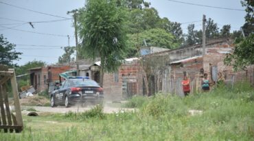 Territorio devastado. Más de diez casas fueron incendiadas en distintos días de la semana en barrio Las Vegas. Los casos se dieron en el fondo de la barriada. Entre 7 y 8 fueron en un mismo día. Flavio Raina