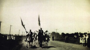 Lucía Brunazzo. Imagen de la llegada de la cruz misionera por el camino central de 1956. Gentileza.